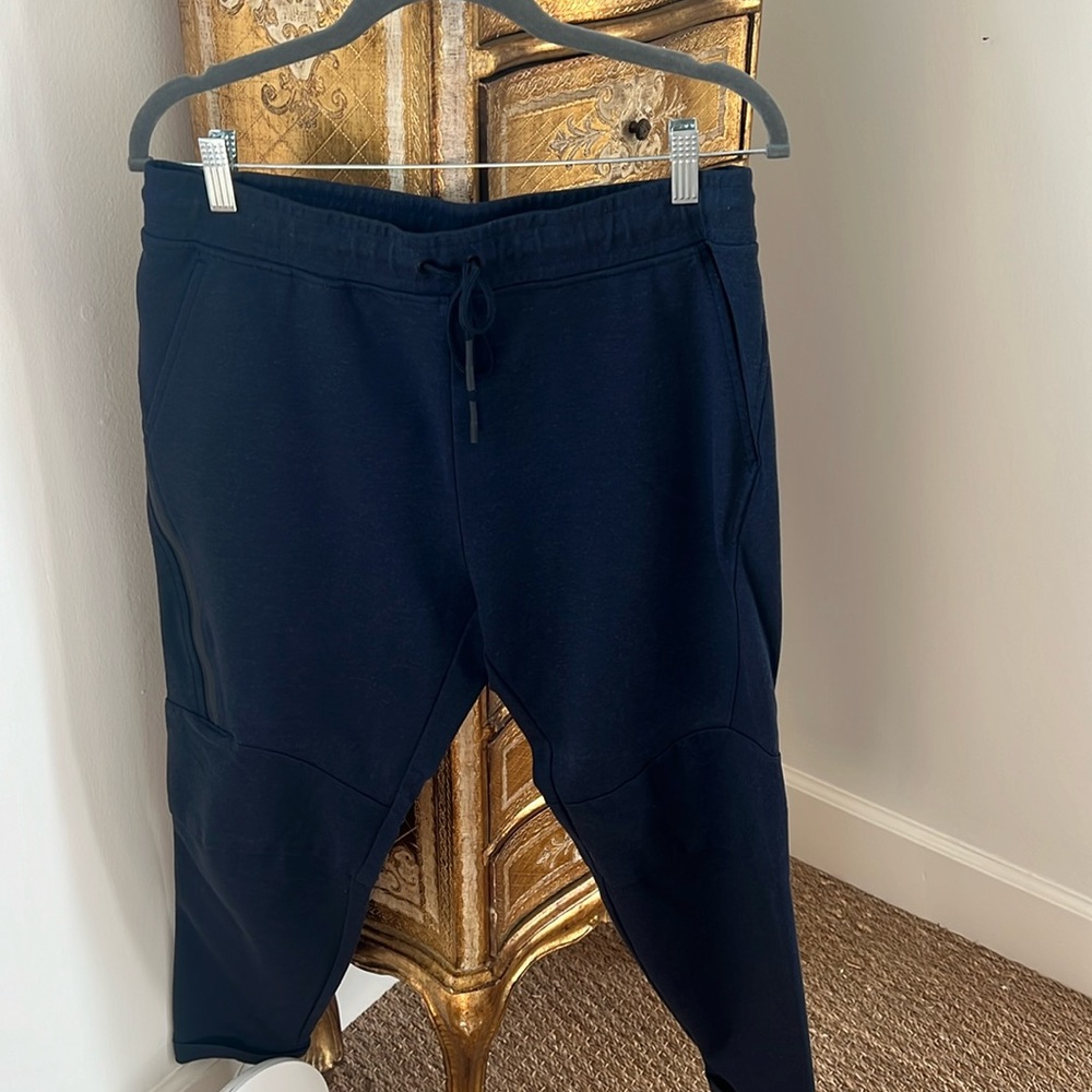 Men’s Kit and Ace joggers in navy size 32